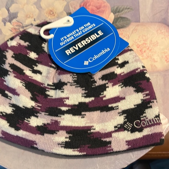 Columbia Accessories - Columbia reversible hat brand new